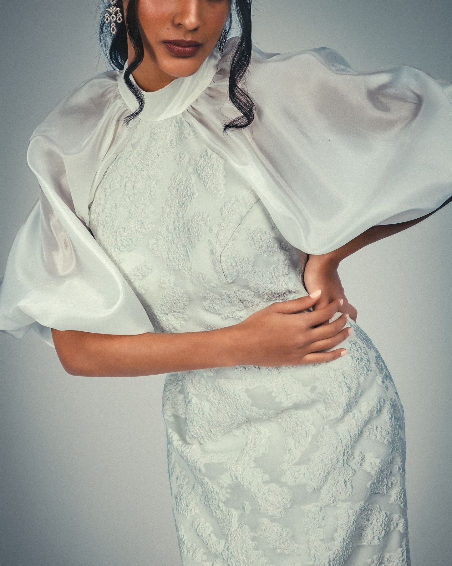 PUFFY CONTRAST SLEEVES DRESS