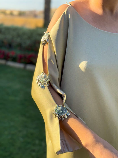 OPEN SLEEVES GOWN
