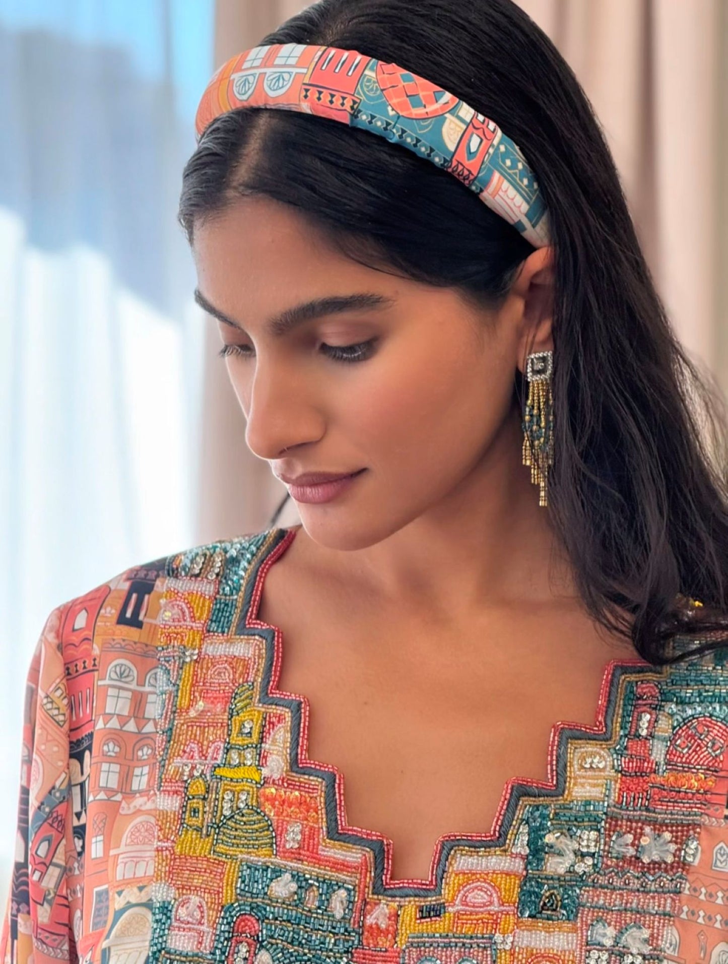 EMBELLISHED NECKLINE MUKHAWAR - ARCHITECTURE