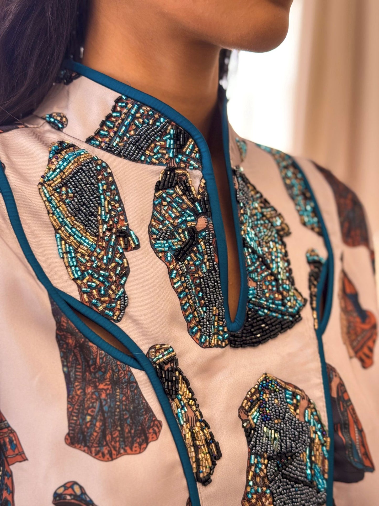 EMBELLISHED NECKLINE MUKHAWAR - FIGURES