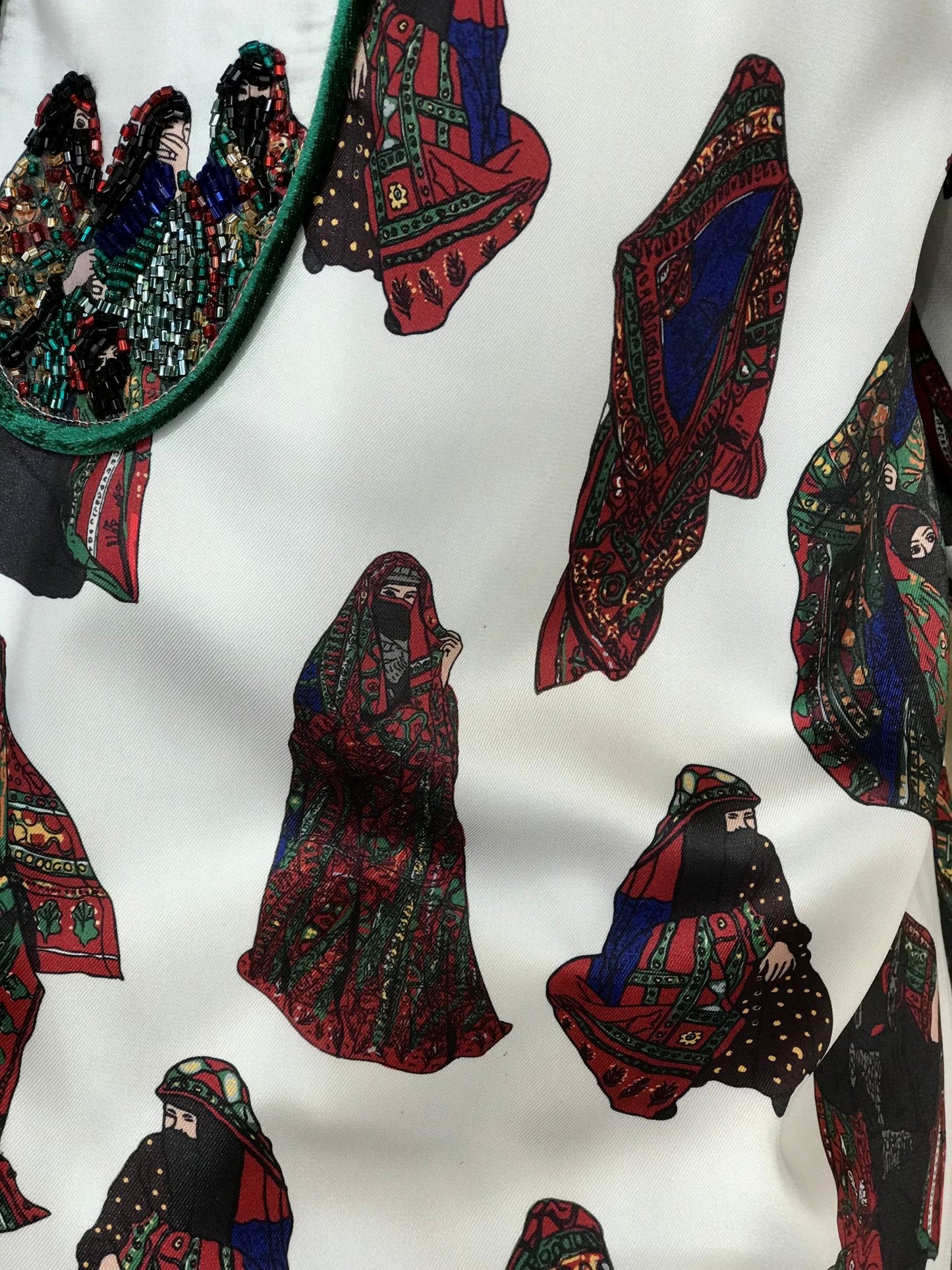 EMBELLISHED NECKLINE MUKHAWAR - FIGURES