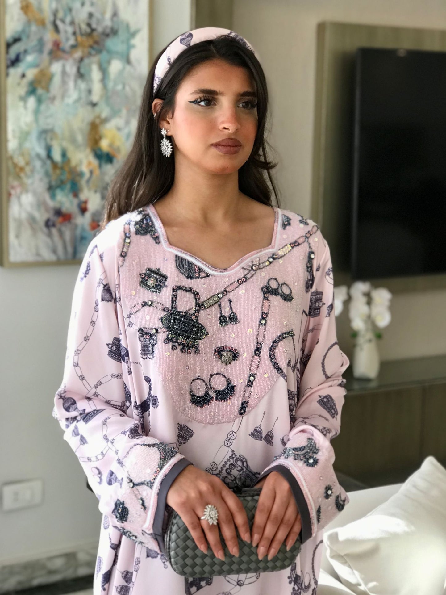 EMBELLISHED NECKLINE MUKHAWAR - SILVER JEWELRY