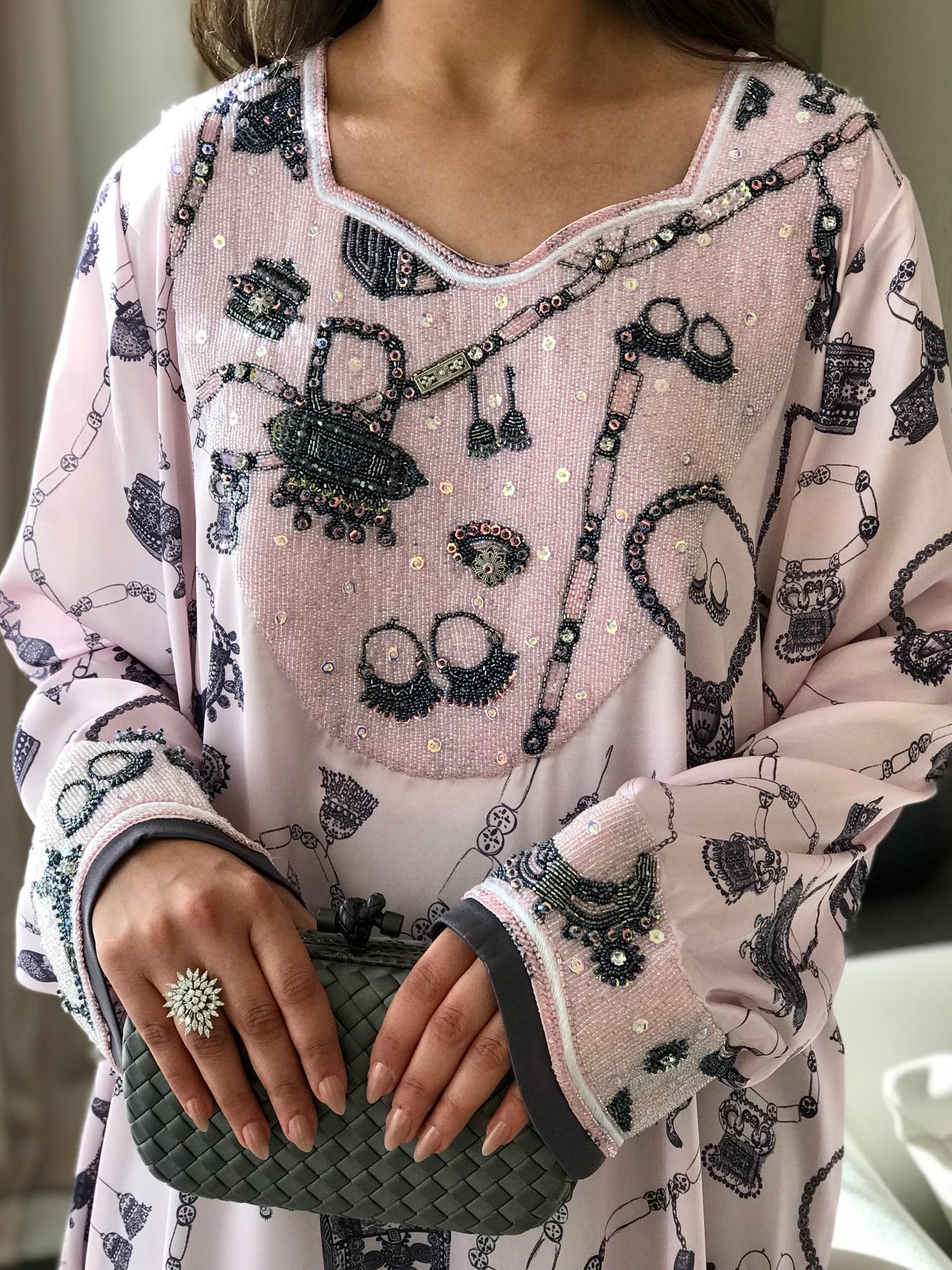 EMBELLISHED NECKLINE MUKHAWAR - SILVER JEWELRY