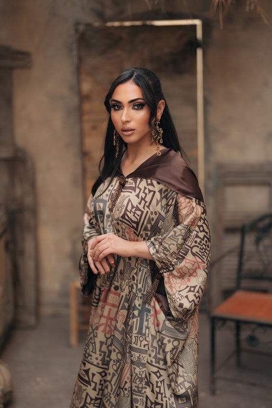 HOODED GOWN - KHATT AL MUSNAD