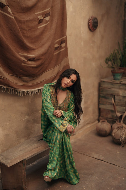 EMBELLISHED NECKLINE MUKHAWAR - LIZARD