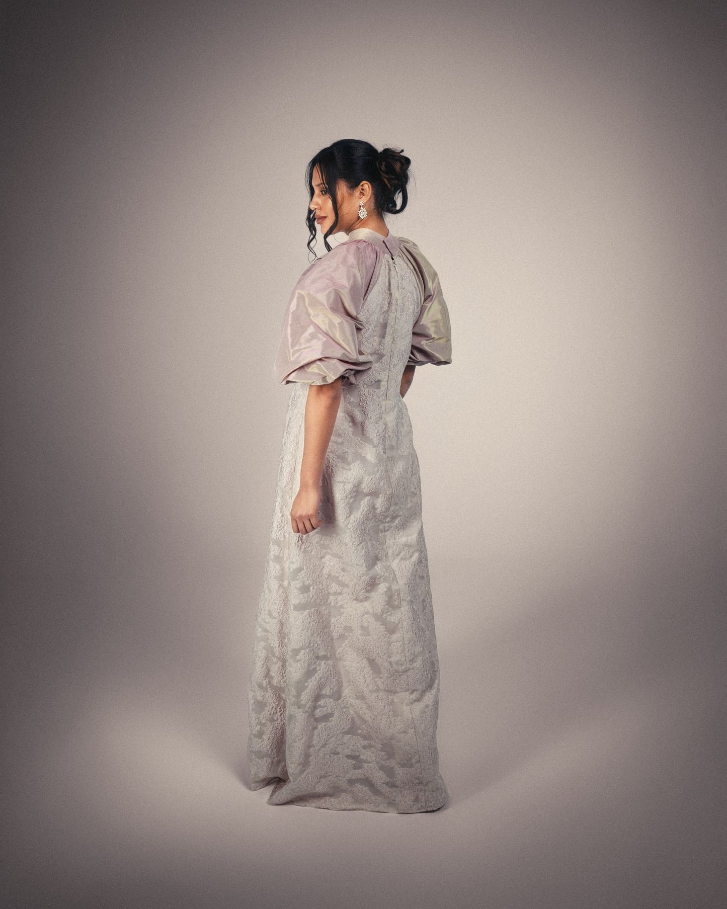 PUFFY CONTRAST SLEEVES DRESS