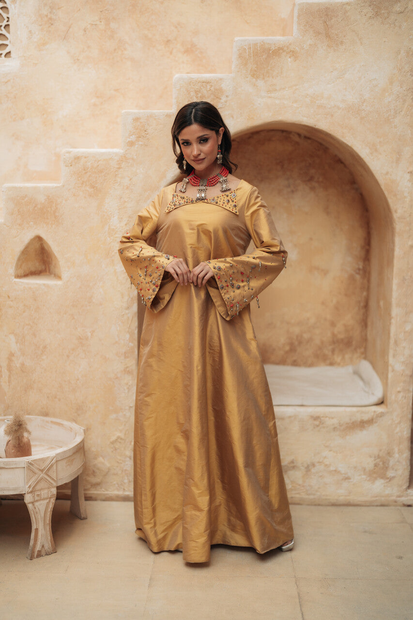 FLIP COLLAR A LINE GOWN