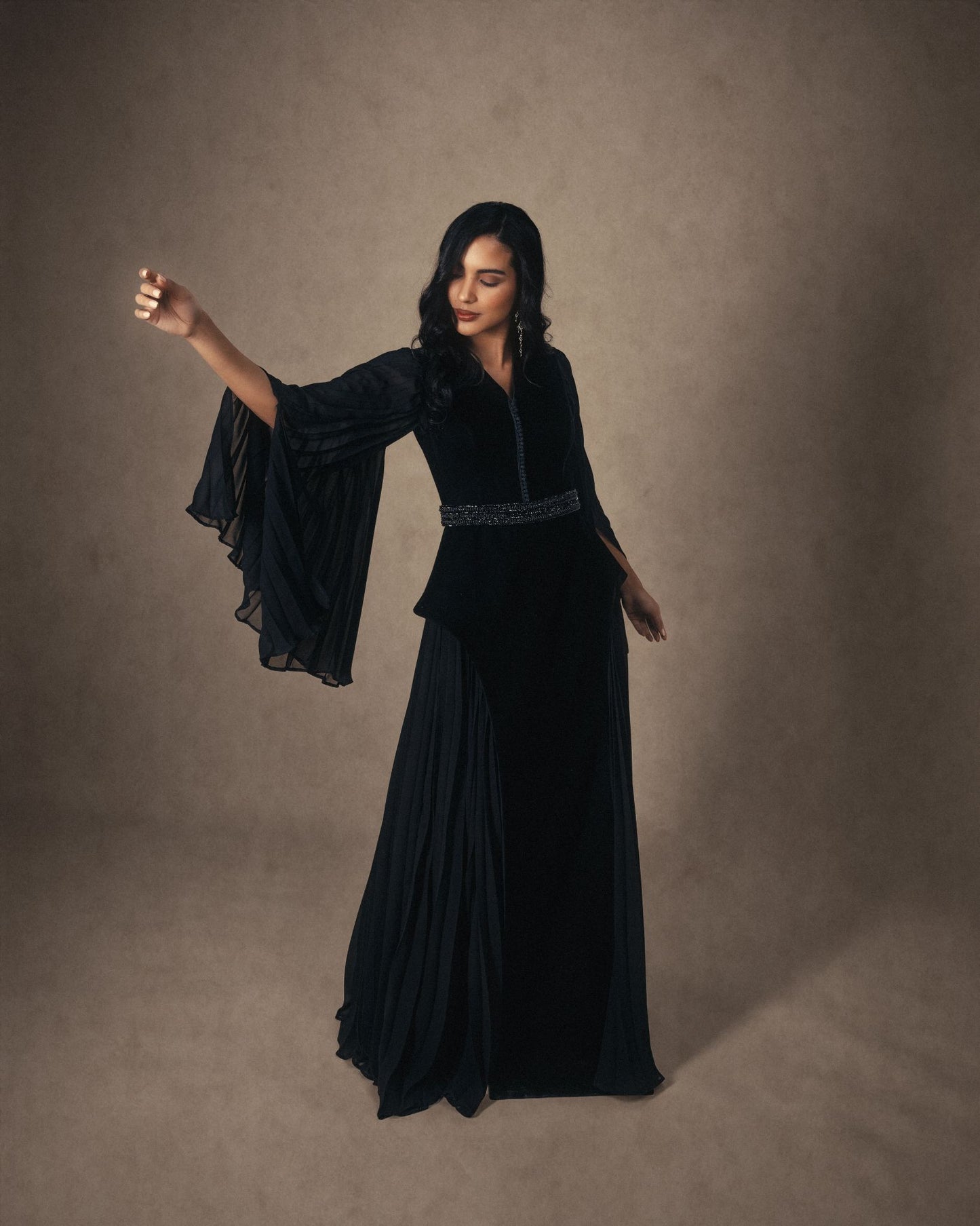 BELL SLEEVES CONTRAST DRESS